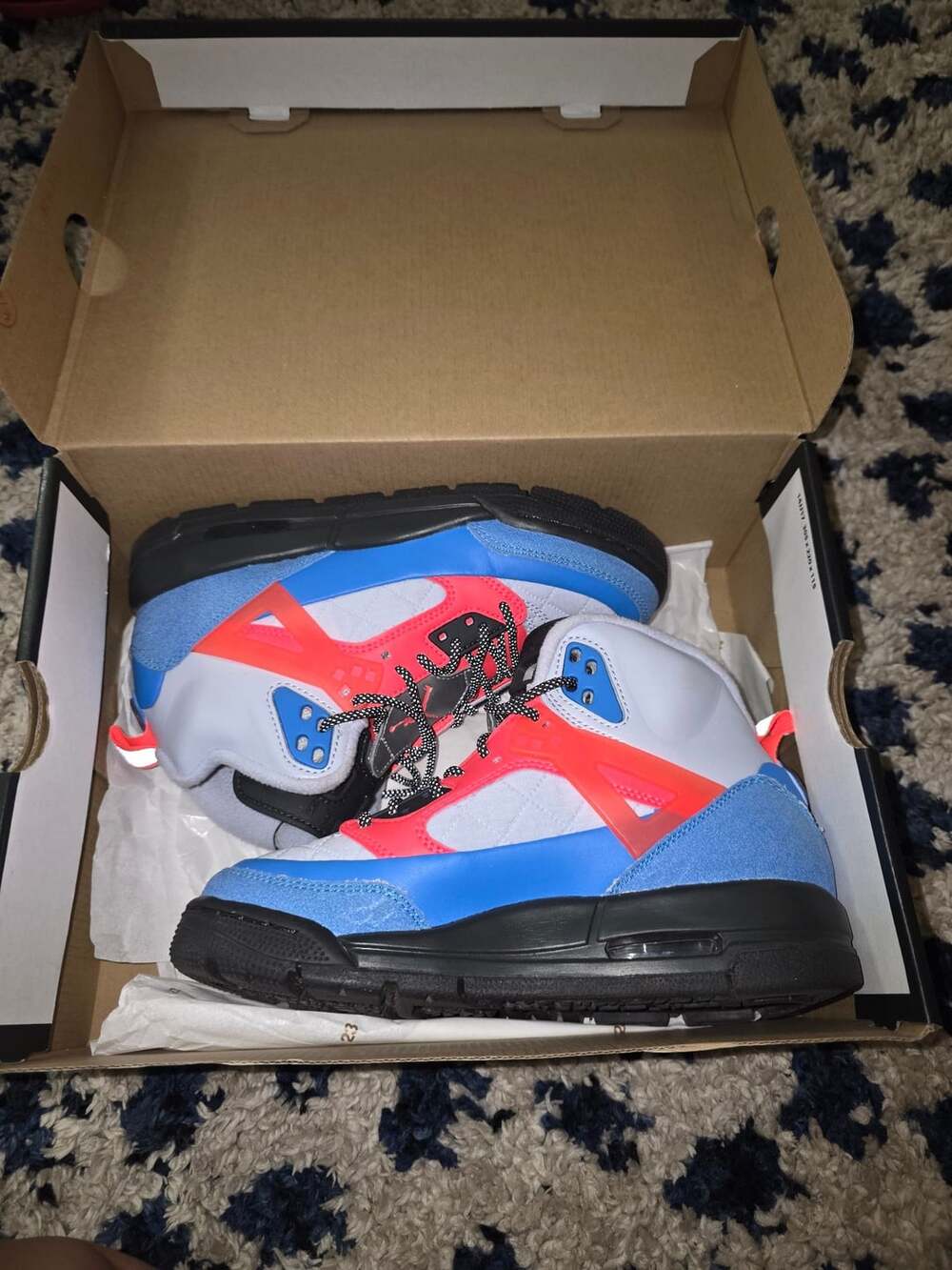 Jordan Winterized Spizike Size 4.5y Blue Crimson